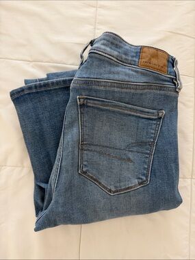 American Eagle Outfitters Women’s Light Blue Denim Jeans